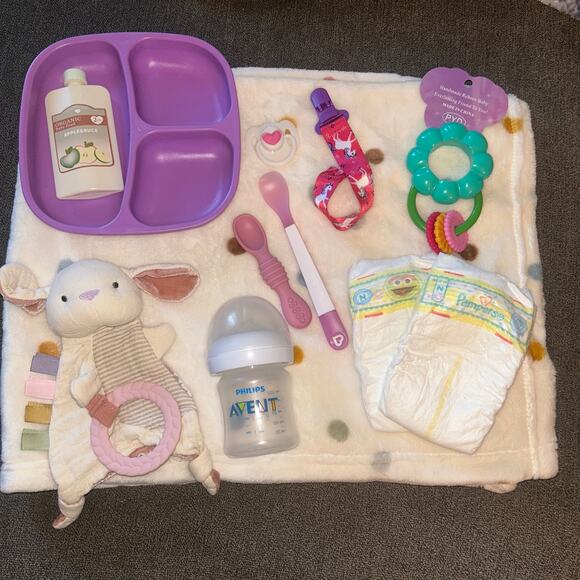 PYD Reborn Blonde Baby Girl Cloth Body & Soft Touch Vinyl Limbs + Accessories - Picture 4 of 7